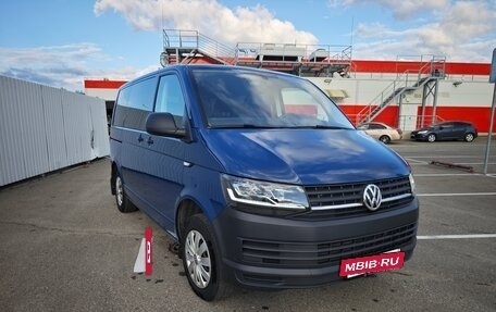 Volkswagen Caravelle T6 рестайлинг, 2016 год, 3 300 000 рублей, 3 фотография