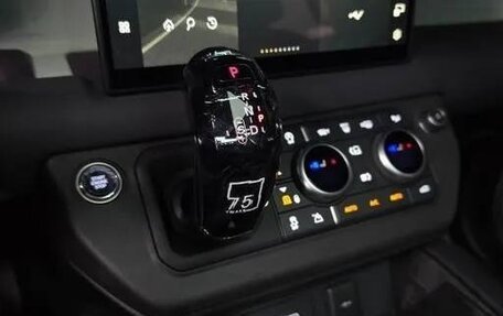 Land Rover Defender II, 2023 год, 11 199 300 рублей, 17 фотография