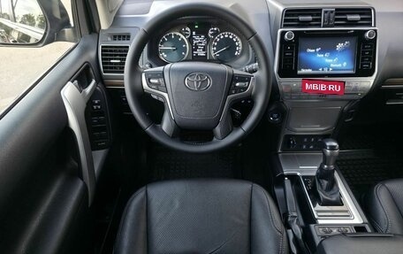 Toyota Land Cruiser Prado 150 рестайлинг 2, 2018 год, 5 390 000 рублей, 9 фотография