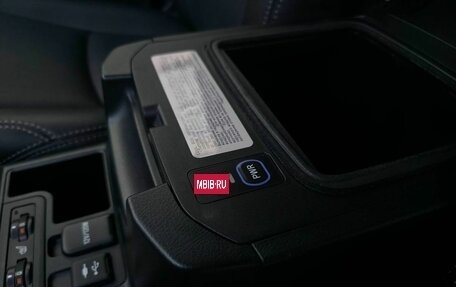 Toyota Land Cruiser Prado 150 рестайлинг 2, 2018 год, 5 390 000 рублей, 30 фотография
