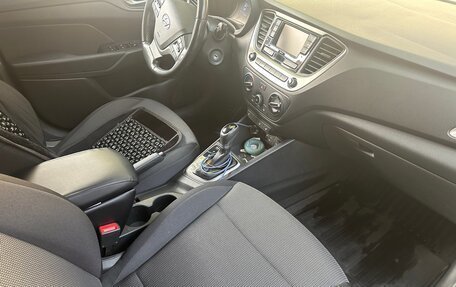 Hyundai Solaris II рестайлинг, 2017 год, 1 350 000 рублей, 10 фотография