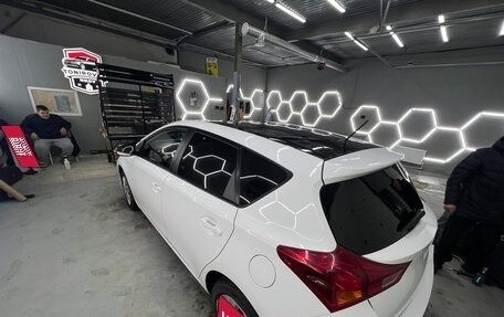 Toyota Auris II, 2015 год, 1 300 000 рублей, 2 фотография