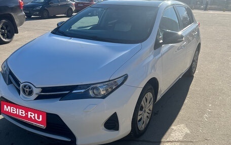 Toyota Auris II, 2015 год, 1 300 000 рублей, 5 фотография