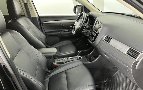 Mitsubishi Outlander III рестайлинг 3, 2014 год, 1 255 000 рублей, 14 фотография