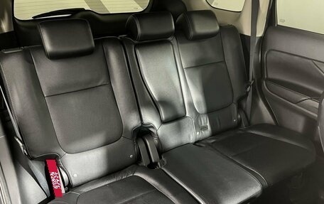 Mitsubishi Outlander III рестайлинг 3, 2014 год, 1 255 000 рублей, 15 фотография