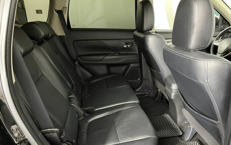 Mitsubishi Outlander III рестайлинг 3, 2014 год, 1 255 000 рублей, 16 фотография