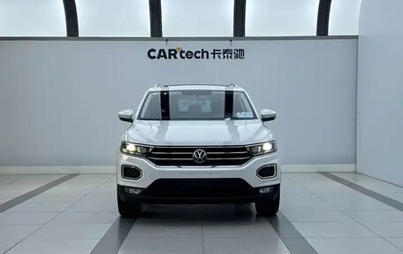 Volkswagen T-Roc I, 2022 год, 1 384 000 рублей, 3 фотография