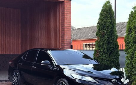 Toyota Camry, 2018 год, 2 380 000 рублей, 3 фотография