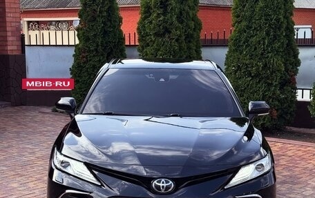 Toyota Camry, 2018 год, 2 380 000 рублей, 2 фотография