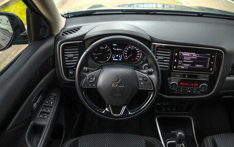 Mitsubishi Outlander III рестайлинг 3, 2018 год, 2 349 000 рублей, 12 фотография