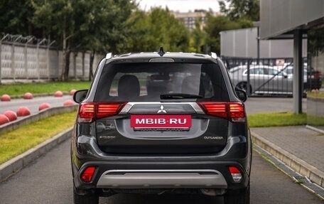Mitsubishi Outlander III рестайлинг 3, 2018 год, 2 349 000 рублей, 7 фотография