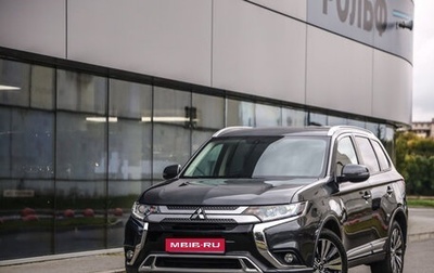 Mitsubishi Outlander III рестайлинг 3, 2018 год, 2 349 000 рублей, 1 фотография