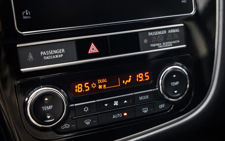Mitsubishi Outlander III рестайлинг 3, 2018 год, 2 349 000 рублей, 18 фотография