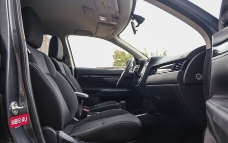 Mitsubishi Outlander III рестайлинг 3, 2018 год, 2 349 000 рублей, 26 фотография