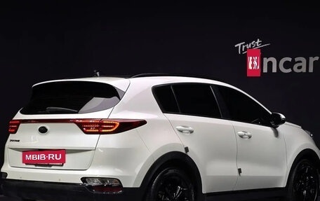 KIA Sportage IV рестайлинг, 2020 год, 1 800 000 рублей, 2 фотография