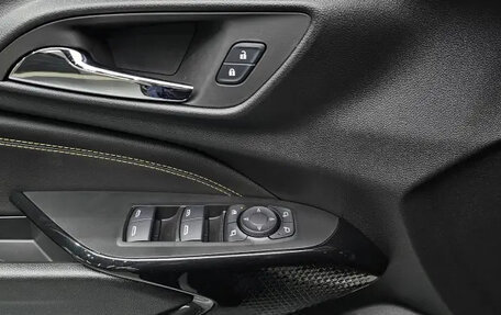 Chevrolet Trax, 2025 год, 1 700 000 рублей, 16 фотография