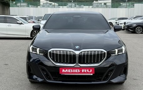 BMW 5 серия, 2025 год, 8 100 548 рублей, 2 фотография