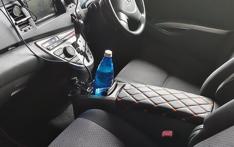 Toyota ISis I, 2009 год, 1 050 000 рублей, 4 фотография