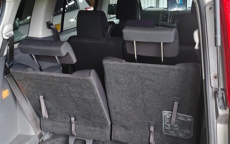 Toyota ISis I, 2009 год, 1 050 000 рублей, 9 фотография