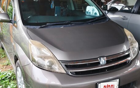 Toyota ISis I, 2009 год, 1 050 000 рублей, 2 фотография