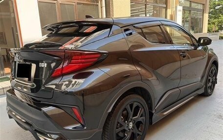 Toyota C-HR I рестайлинг, 2023 год, 1 621 000 рублей, 3 фотография