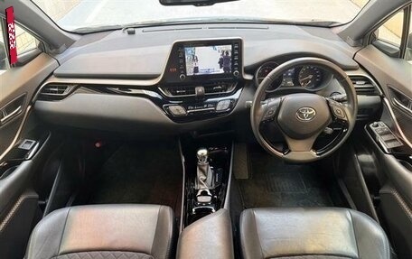 Toyota C-HR I рестайлинг, 2023 год, 1 621 000 рублей, 8 фотография