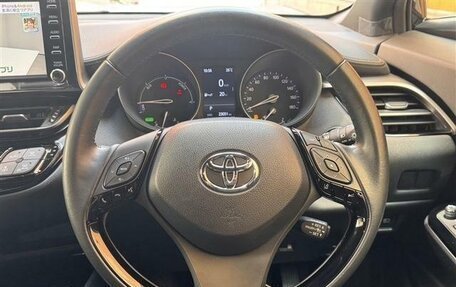 Toyota C-HR I рестайлинг, 2023 год, 1 621 000 рублей, 10 фотография