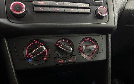 Volkswagen Polo VI (EU Market), 2011 год, 640 000 рублей, 21 фотография