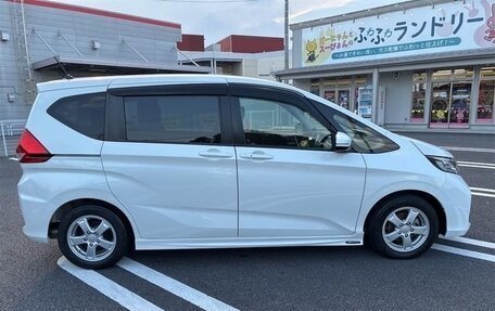 Honda Freed II, 2017 год, 1 180 000 рублей, 7 фотография