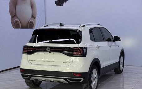Volkswagen T-Cross I, 2022 год, 1 350 000 рублей, 4 фотография