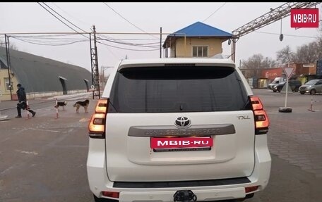 Toyota Land Cruiser Prado 150 рестайлинг 2, 2022 год, 5 800 000 рублей, 3 фотография