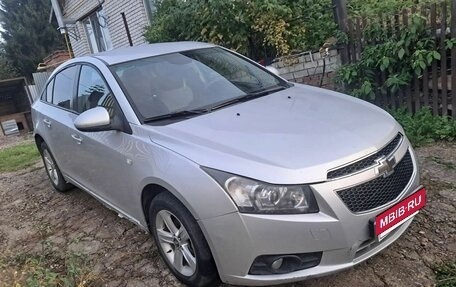 Chevrolet Cruze II, 2011 год, 600 000 рублей, 2 фотография