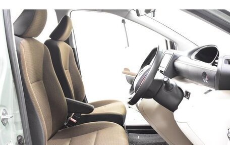 Toyota Sienta II, 2016 год, 1 090 000 рублей, 10 фотография