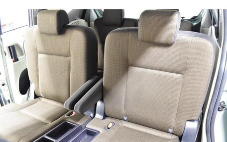 Toyota Sienta II, 2016 год, 1 090 000 рублей, 13 фотография
