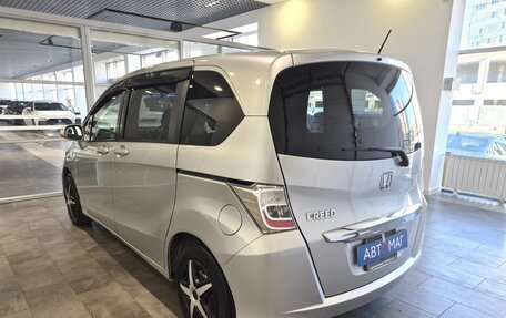 Honda Freed I, 2013 год, 1 286 000 рублей, 7 фотография