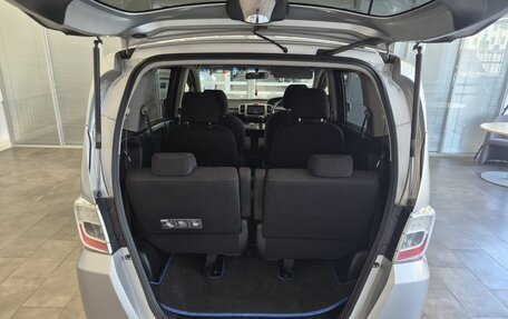 Honda Freed I, 2013 год, 1 286 000 рублей, 6 фотография