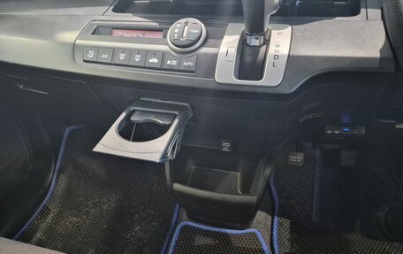 Honda Freed I, 2013 год, 1 286 000 рублей, 23 фотография