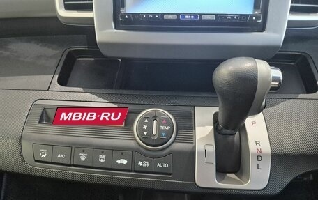 Honda Freed I, 2013 год, 1 286 000 рублей, 27 фотография