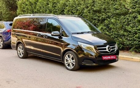 Mercedes-Benz V-Класс, 2016 год, 3 350 000 рублей, 2 фотография