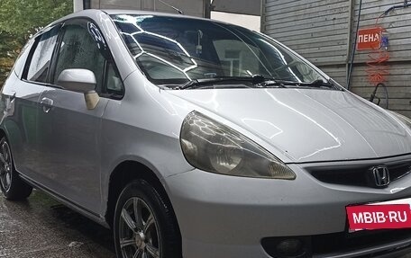 Honda Fit III, 2001 год, 300 000 рублей, 1 фотография