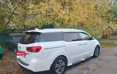 KIA Carnival III, 2018 год, 2 200 000 рублей, 4 фотография