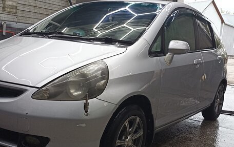 Honda Fit III, 2001 год, 300 000 рублей, 5 фотография