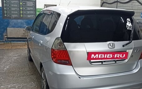 Honda Fit III, 2001 год, 300 000 рублей, 8 фотография