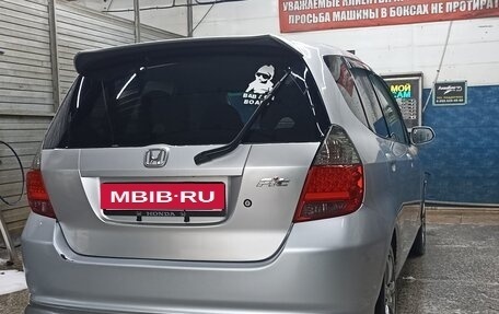 Honda Fit III, 2001 год, 300 000 рублей, 2 фотография
