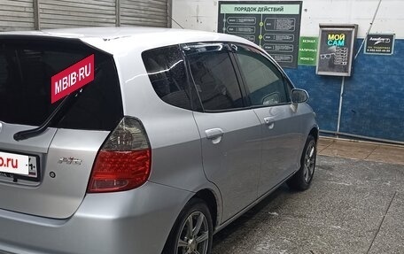 Honda Fit III, 2001 год, 300 000 рублей, 6 фотография