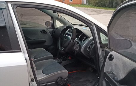 Honda Fit III, 2001 год, 300 000 рублей, 11 фотография
