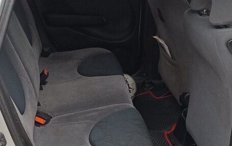 Honda Fit III, 2001 год, 300 000 рублей, 14 фотография