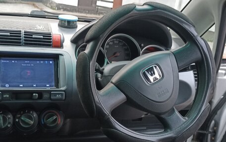 Honda Fit III, 2001 год, 300 000 рублей, 12 фотография