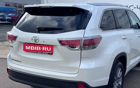 Toyota Highlander III, 2014 год, 2 150 000 рублей, 11 фотография