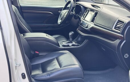 Toyota Highlander III, 2014 год, 2 150 000 рублей, 14 фотография